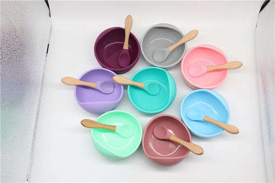 Set Mangkuk Silikon Tahan Lama Multi Warna Lembut Fleksibel Untuk Makan Bayi