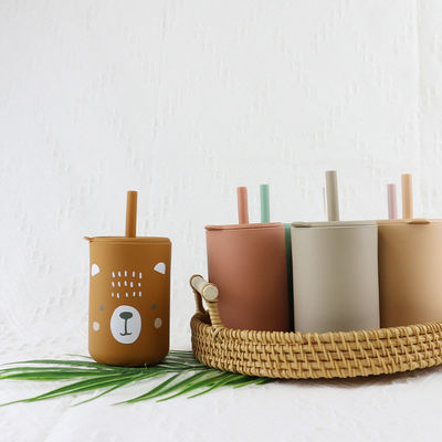 Beberapa Warna Silicone Kids Cup Round Shape Bebas BPA Spill Proof Untuk Bayi