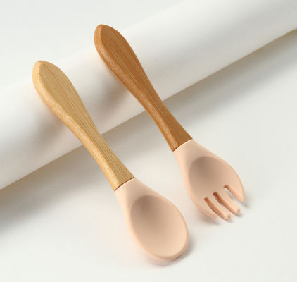 Garpu dan Sendok Silikon Kustom, Set Makanan Bayi Silikon Untuk Pelatihan Penyapihan Balita