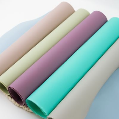 Bebas BPA Non Slip Kids Silicone Placemat Colorful Dengan Logo Disesuaikan table mat desk mat
