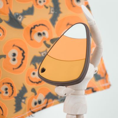 Warna-warni Halloween Silicone Teether Dengan Topi Penyihir Permen Bentuk Jagung