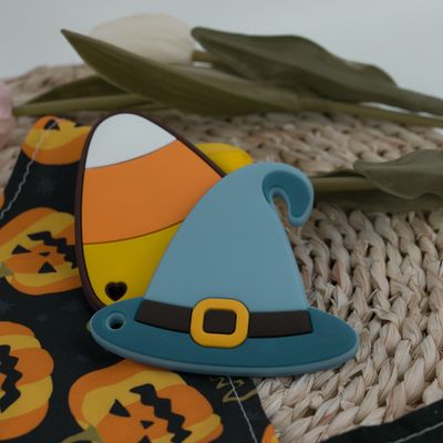 Warna-warni Halloween Silicone Teether Dengan Topi Penyihir Permen Bentuk Jagung