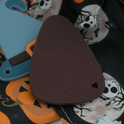 Warna-warni Halloween Silicone Teether Dengan Topi Penyihir Permen Bentuk Jagung