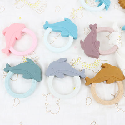 Teether bayi silikon berwarna-warni dengan bentuk penguin hewan kartun