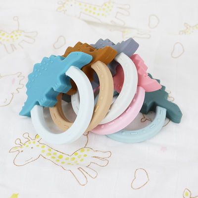 Teether bayi silikon berwarna-warni dengan bentuk penguin hewan kartun