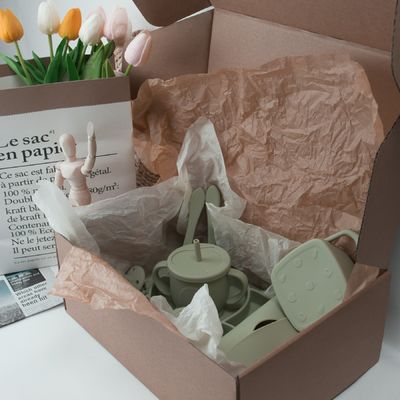 Paket kotak khusus untuk anak-anak balita Silicone Tableware Set Dengan Cup Plate Bowl Spoon Fork Bib