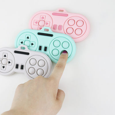 Baby Teething Products - Bisa Dicuci Berbagai Warna Kustom Lucu Kartun Pemain Pengendali Bentuk Silicone Teethers Mainan