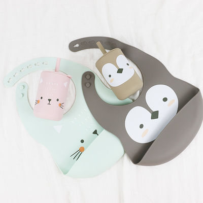 Custom Soft And Comfortable Material Silikon Bayi memberi makan Bib dengan Cute Desain Kartun