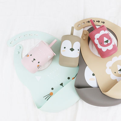 Custom Soft And Comfortable Material Silikon Bayi memberi makan Bib dengan Cute Desain Kartun