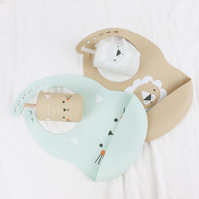 Custom Soft And Comfortable Material Silikon Bayi memberi makan Bib dengan Cute Desain Kartun
