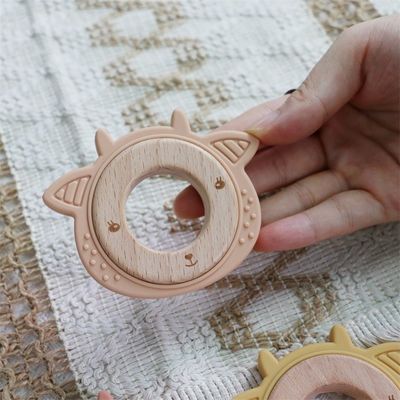 Multifunctional Silicone Baby Teether Dengan Teething Tempel Kayu Ring Animal Pattern