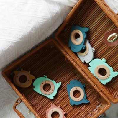 BPA Bebas silikon Baby Teether Dengan Kayu Ring Teething Relief Untuk Bayi awet