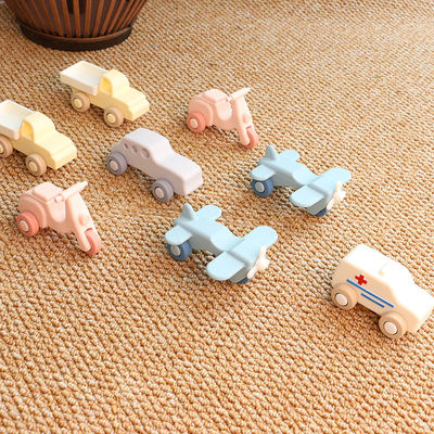 Pabrik Grosir Silikon bayi anak Mobil Mainan Bayi Montessori Mainan Mobil Untuk Anak Kecil Biologi Teething