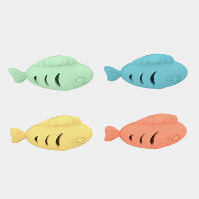 Grosir warna-warni Bpa Gratis Makanan Grade Silikon Pet Dog Pelatihan ikan bentuk mainan Snack Slow Leak Silikon Feeder mainan ikan