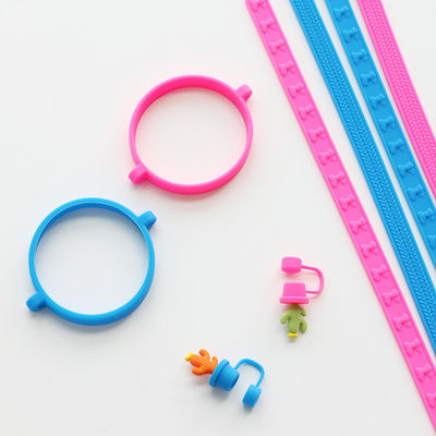 Custom Silicone Lanyard Handle Sling untuk Tumbler Pribadi Anti-Slip Sippy Cup Label Botol Air Bawa Strap Bar Aksesoris